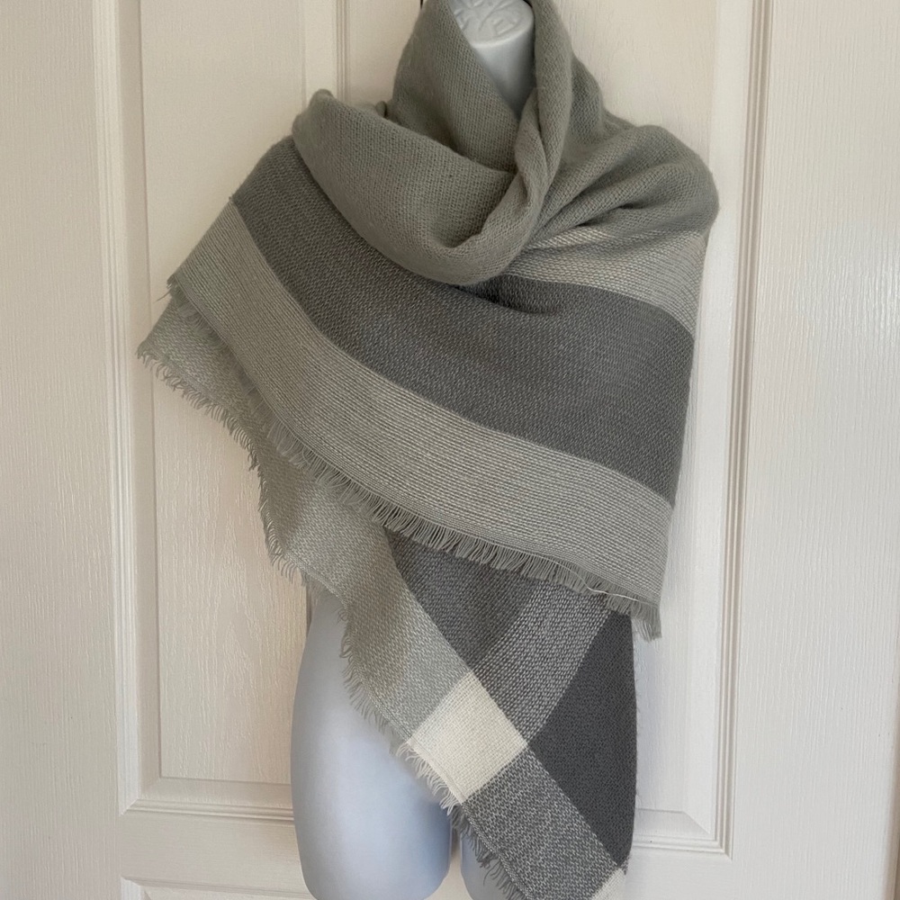 Soft blanket scarf lovely soft greys